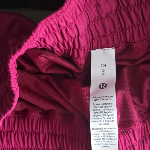 NWT/bag Lululemon Short Bundle Size 4 & Small Great Colors - Picture 9 of 9